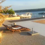 Aria & Amadea غورني كارين